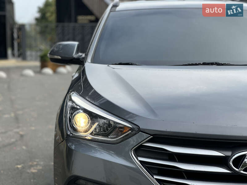 Позашляховик / Кросовер Hyundai Santa FE 2015 в Києві