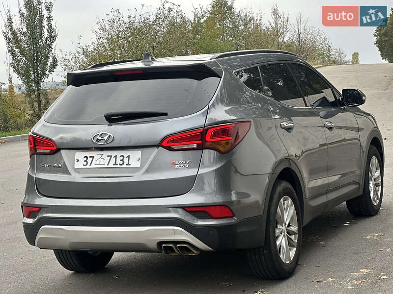 Позашляховик / Кросовер Hyundai Santa FE 2015 в Києві