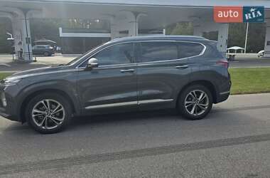 Внедорожник / Кроссовер Hyundai Santa FE 2018 в 
