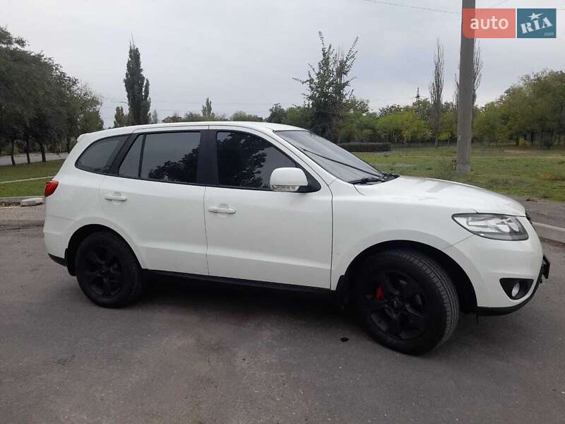 Внедорожник / Кроссовер Hyundai Santa FE 2010 в Николаеве