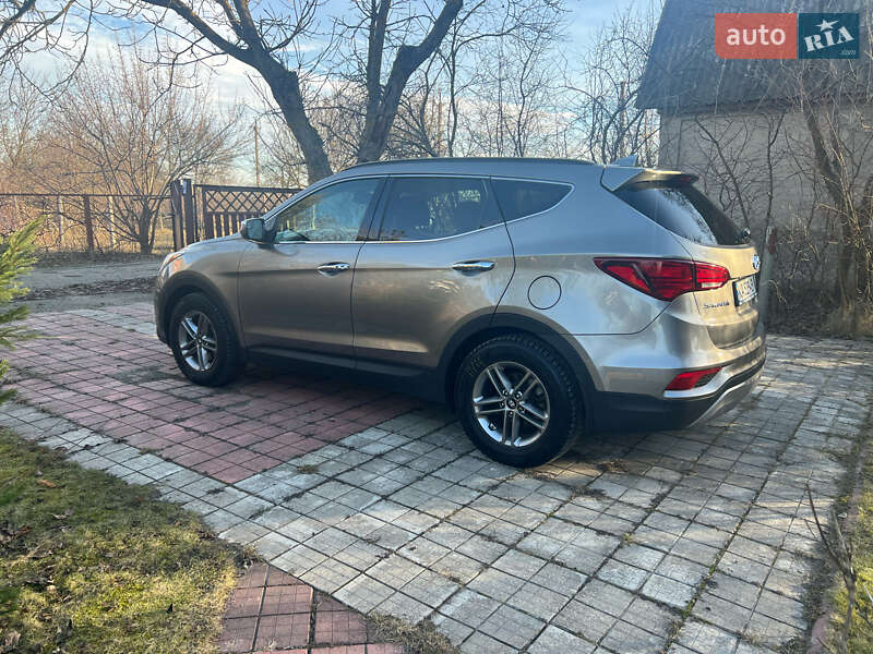 Внедорожник / Кроссовер Hyundai Santa FE 2017 в Борисполе