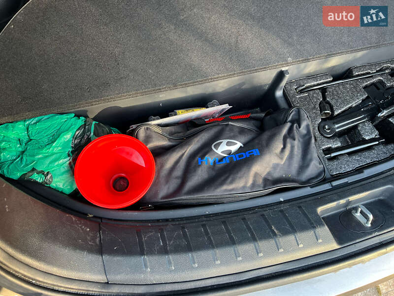 Внедорожник / Кроссовер Hyundai Santa FE 2017 в Борисполе