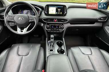 Внедорожник / Кроссовер Hyundai Santa FE 2019 в 