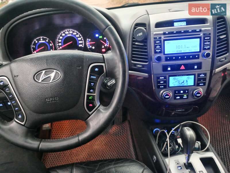 Позашляховик / Кросовер Hyundai Santa FE 2010 в Києві