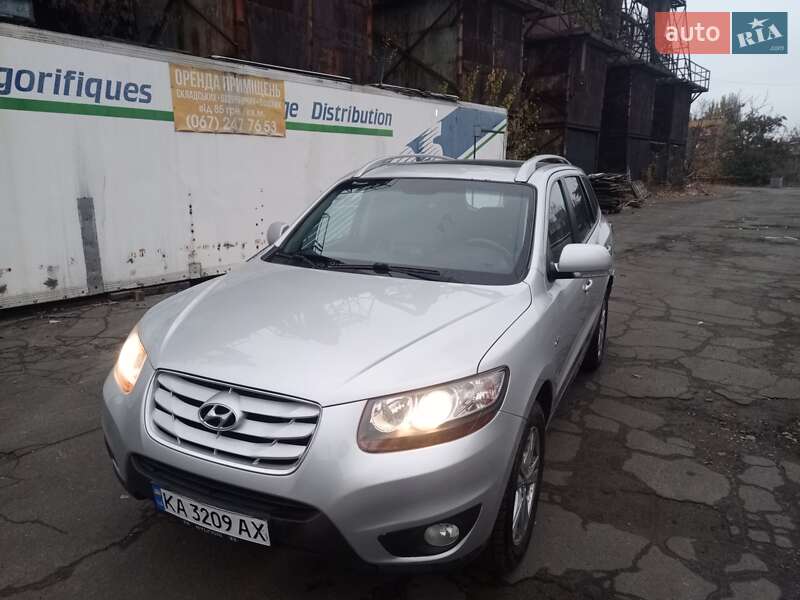 Позашляховик / Кросовер Hyundai Santa FE 2010 в Києві