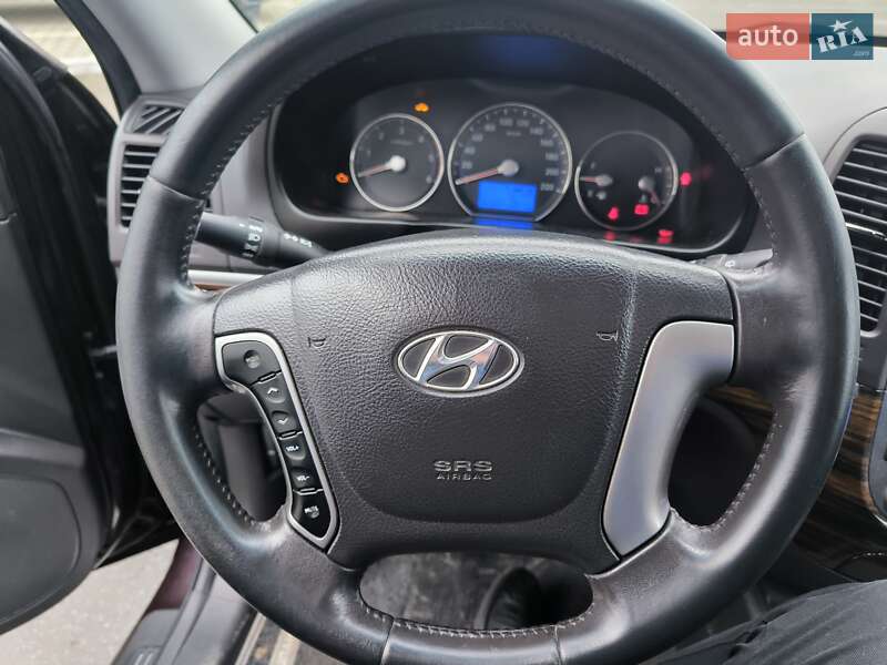 Внедорожник / Кроссовер Hyundai Santa FE 2010 в Чернигове