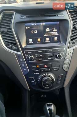 Внедорожник / Кроссовер Hyundai Santa FE 2016 в 