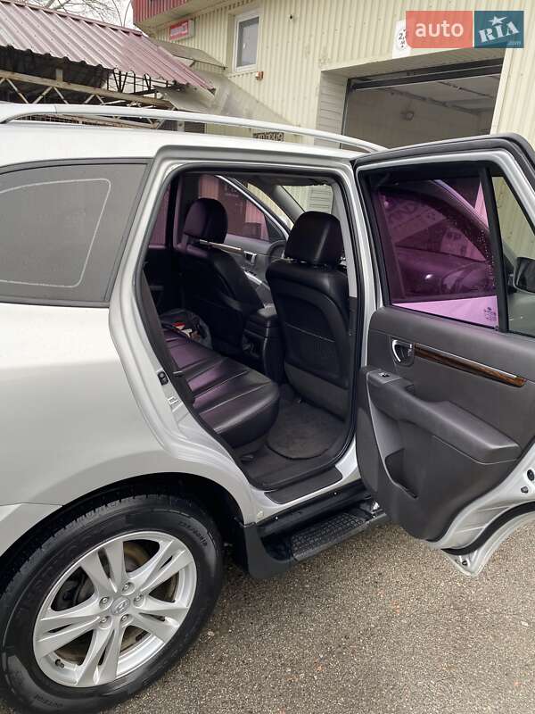 Внедорожник / Кроссовер Hyundai Santa FE 2010 в Сумах
