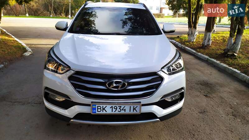 Позашляховик / Кросовер Hyundai Santa FE 2015 в Рівному