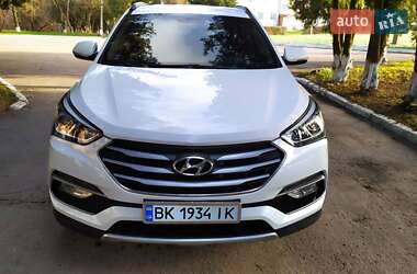 Внедорожник / Кроссовер Hyundai Santa FE 2015 в 