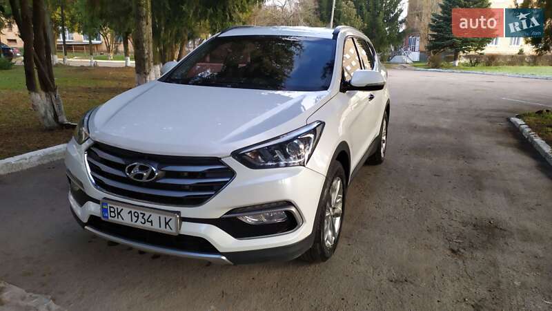 Позашляховик / Кросовер Hyundai Santa FE 2015 в Рівному