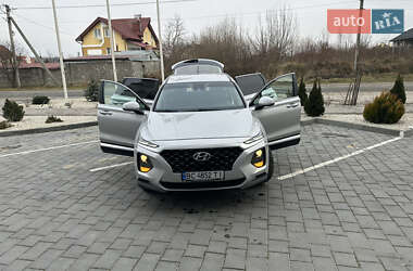 Внедорожник / Кроссовер Hyundai Santa FE 2019 в 
