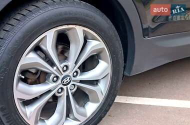 Внедорожник / Кроссовер Hyundai Santa FE 2013 в 