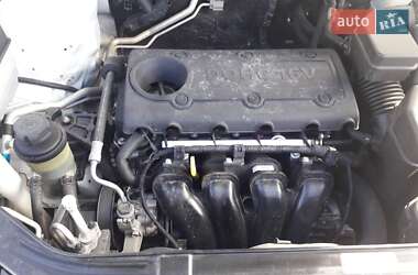 Внедорожник / Кроссовер Hyundai Santa FE 2010 в 