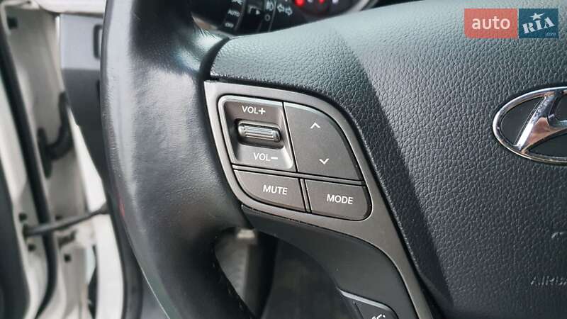 Позашляховик / Кросовер Hyundai Santa FE 2015 в Києві