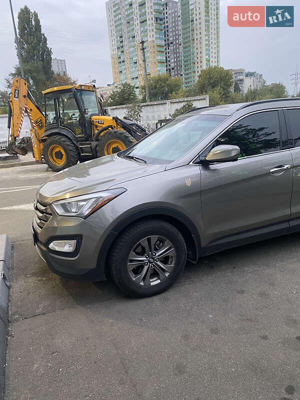 Позашляховик / Кросовер Hyundai Santa FE 2015 в Києві