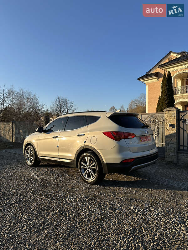 Внедорожник / Кроссовер Hyundai Santa FE 2015 в Ивано-Франковске