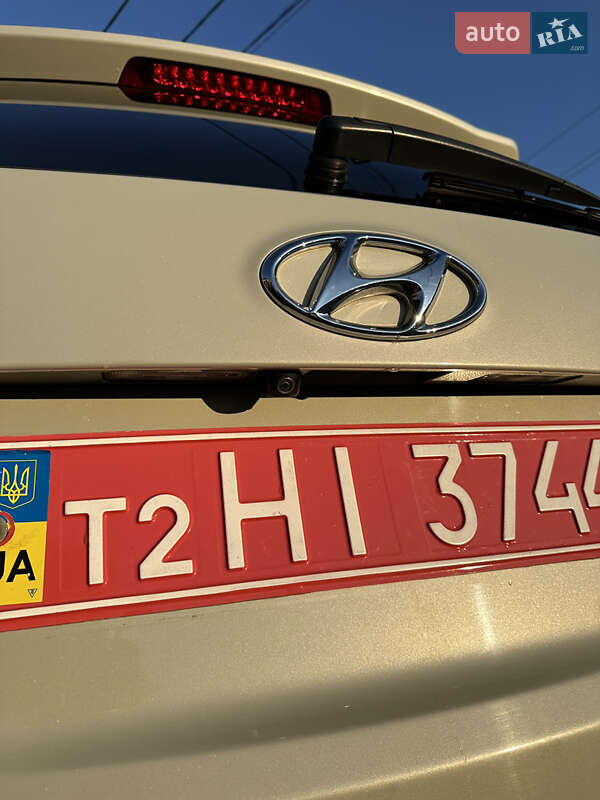 Внедорожник / Кроссовер Hyundai Santa FE 2015 в Ивано-Франковске