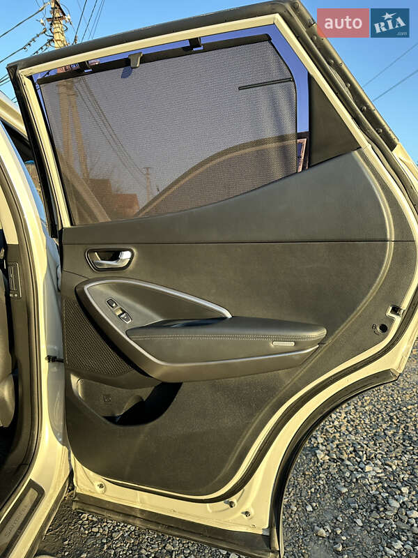 Внедорожник / Кроссовер Hyundai Santa FE 2015 в Ивано-Франковске