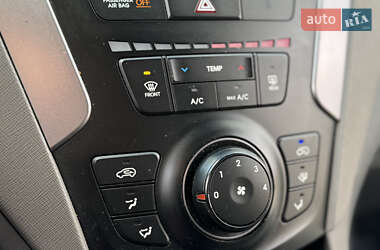 Внедорожник / Кроссовер Hyundai Santa FE 2013 в 