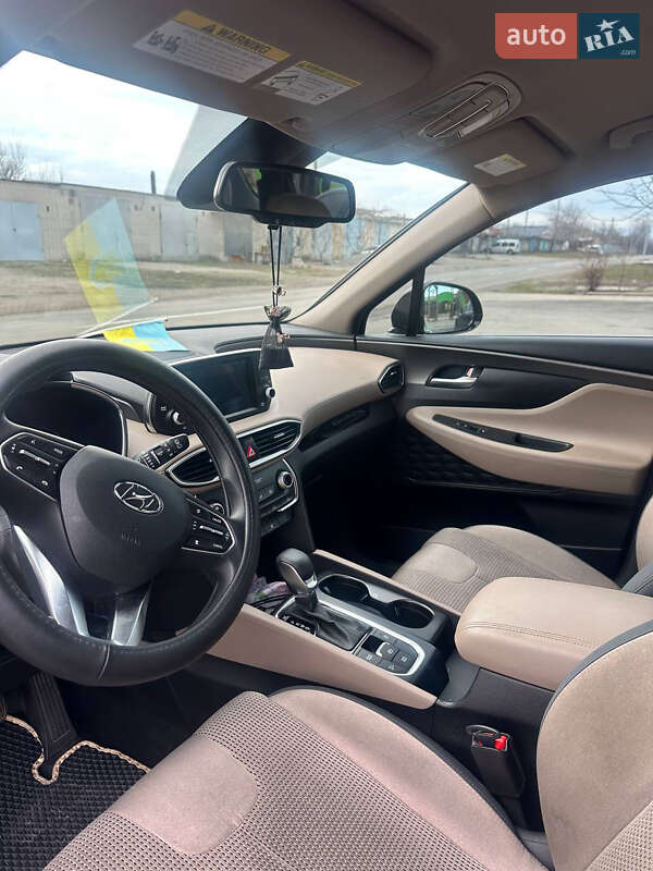Внедорожник / Кроссовер Hyundai Santa FE 2018 в Синельниково
