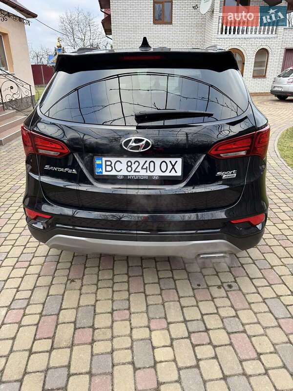Внедорожник / Кроссовер Hyundai Santa FE 2016 в 