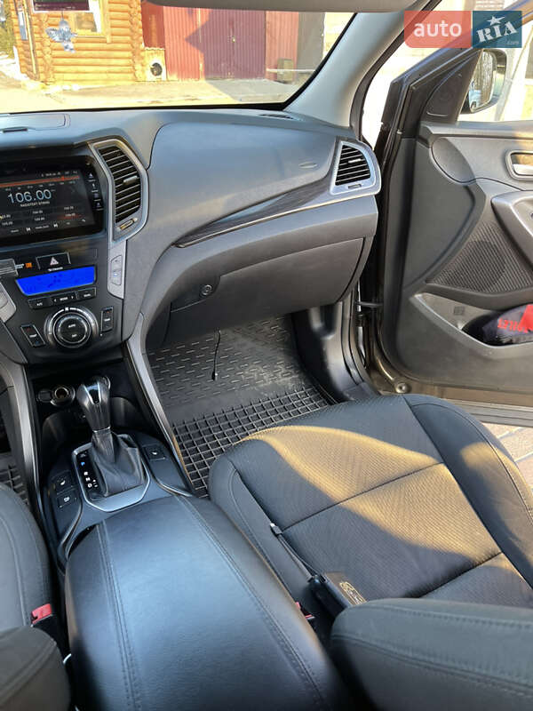 Позашляховик / Кросовер Hyundai Santa FE 2012 в Тлумачі