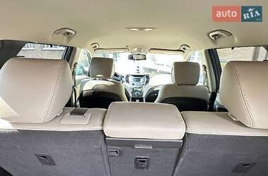 Внедорожник / Кроссовер Hyundai Santa FE 2015 в 