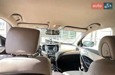 Внедорожник / Кроссовер Hyundai Santa FE 2015 в 