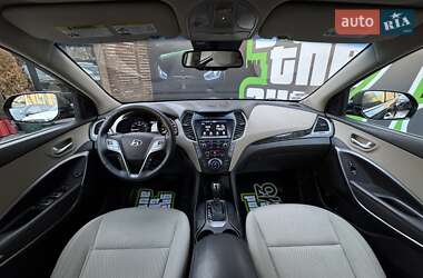 Внедорожник / Кроссовер Hyundai Santa FE 2015 в 