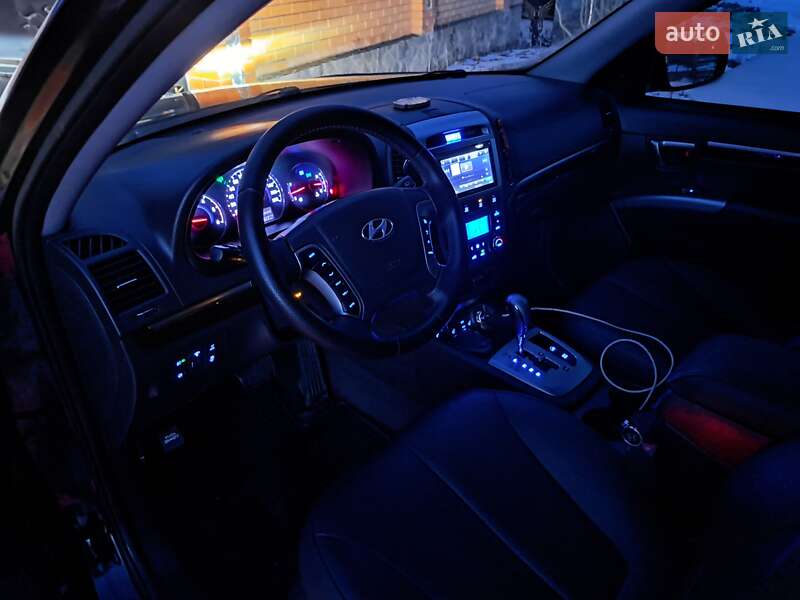 Позашляховик / Кросовер Hyundai Santa FE 2012 в Києві