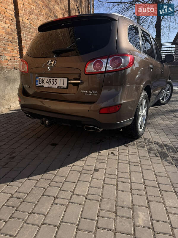 Внедорожник / Кроссовер Hyundai Santa FE 2010 в Здолбунове