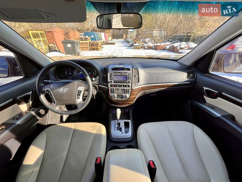 Позашляховик / Кросовер Hyundai Santa FE 2011 в Бучі