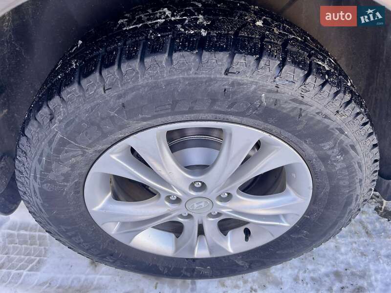 Позашляховик / Кросовер Hyundai Santa FE 2011 в Бучі