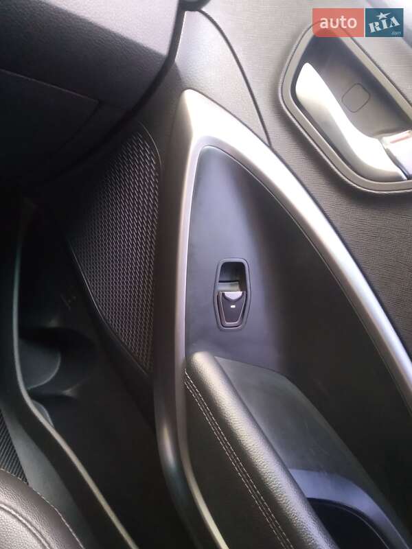 Внедорожник / Кроссовер Hyundai Santa FE 2013 в Ивано-Франковске