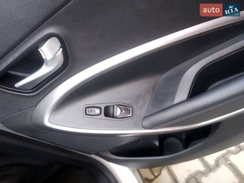 Внедорожник / Кроссовер Hyundai Santa FE 2013 в Ивано-Франковске