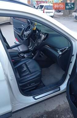 Внедорожник / Кроссовер Hyundai Santa FE 2013 в 