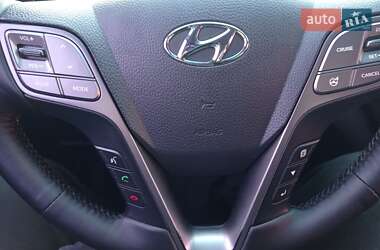 Внедорожник / Кроссовер Hyundai Santa FE 2013 в 