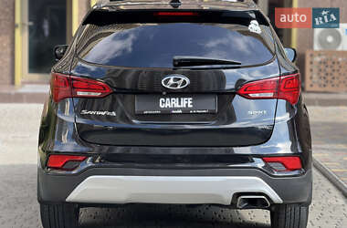 Внедорожник / Кроссовер Hyundai Santa FE 2016 в 