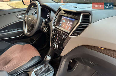 Внедорожник / Кроссовер Hyundai Santa FE 2016 в 