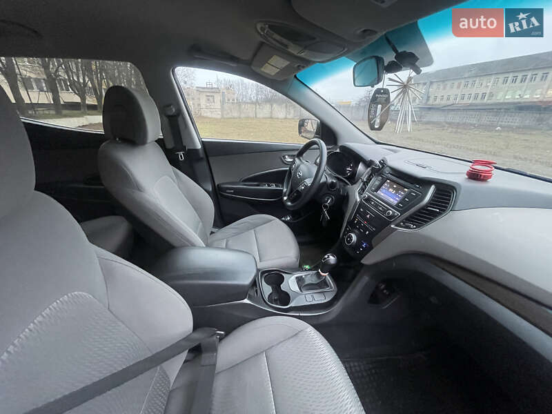 Внедорожник / Кроссовер Hyundai Santa FE 2016 в Виннице
