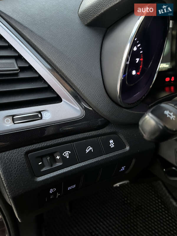 Позашляховик / Кросовер Hyundai Santa FE 2013 в Запоріжжі