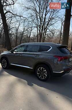 Внедорожник / Кроссовер Hyundai Santa FE 2021 в 