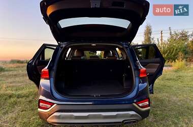 Внедорожник / Кроссовер Hyundai Santa FE 2018 в 