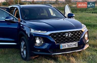 Внедорожник / Кроссовер Hyundai Santa FE 2018 в 