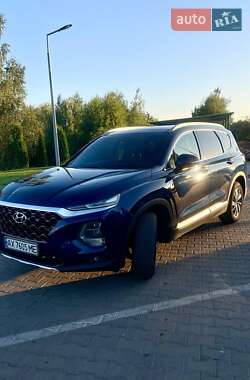 Внедорожник / Кроссовер Hyundai Santa FE 2018 в 
