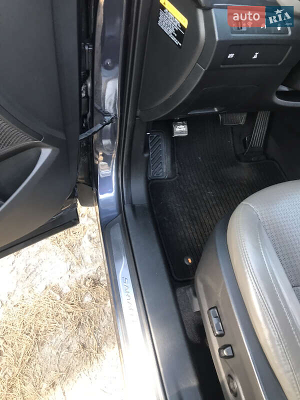 Позашляховик / Кросовер Hyundai Santa FE 2013 в Коростишеві