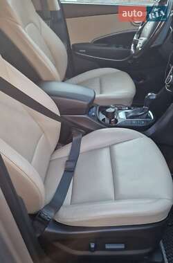 Позашляховик / Кросовер Hyundai Santa FE 2017 в 
