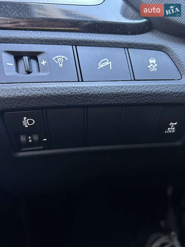 Внедорожник / Кроссовер Hyundai Santa FE 2015 в Львове