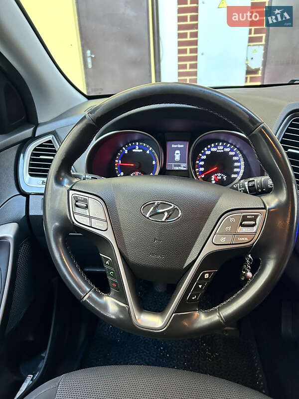Внедорожник / Кроссовер Hyundai Santa FE 2015 в Львове